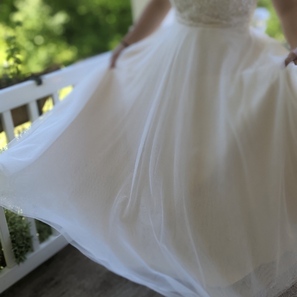 Chester and Felicity wedding dress - Picture 4 of 5